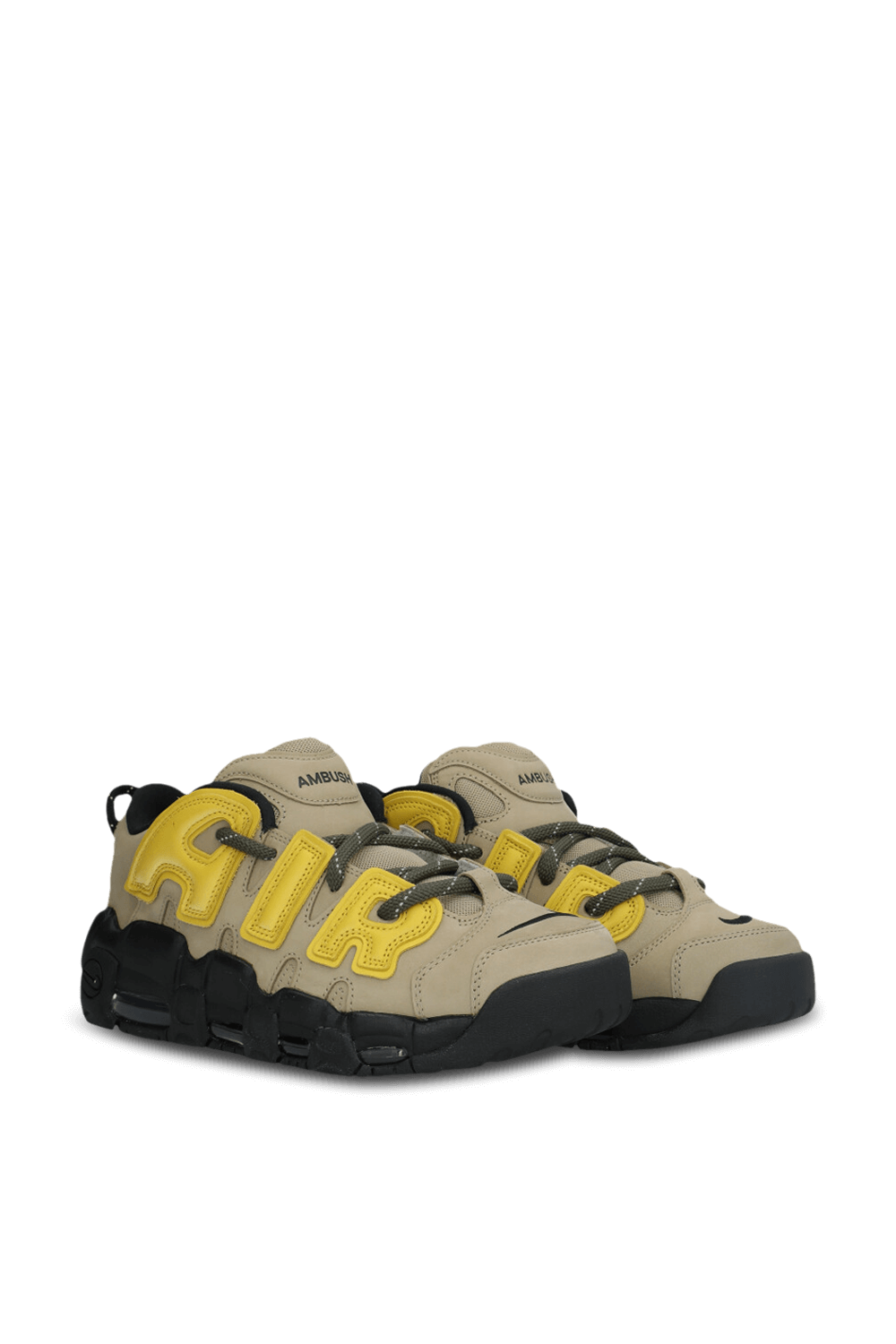 תמונה קידמית של נעלי סניקרס אייר מור