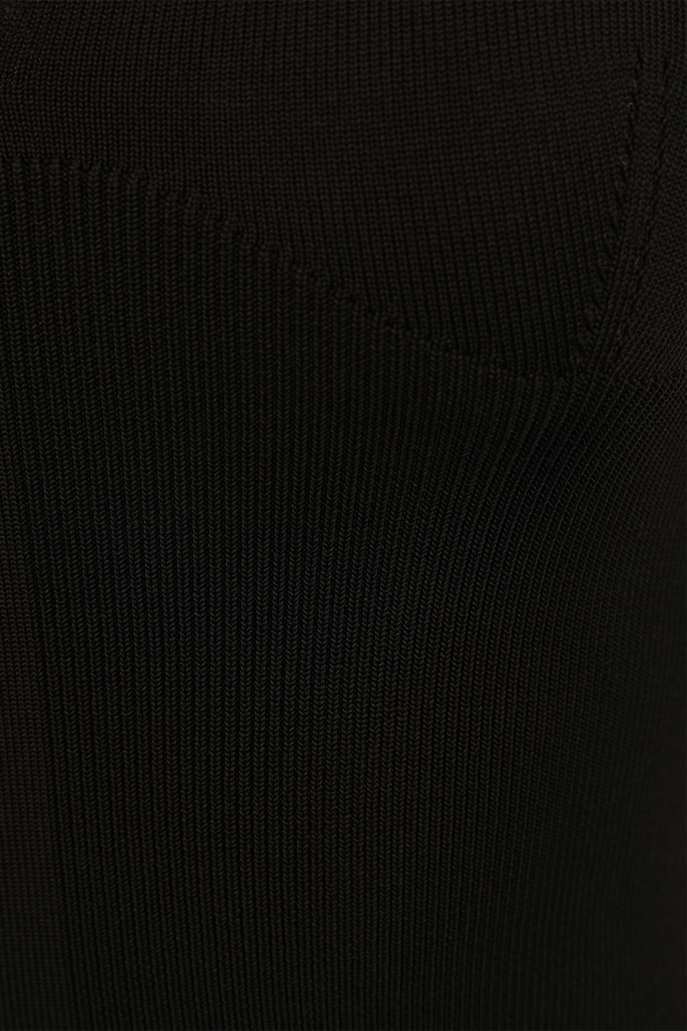 תמונה אחורית של גופיית ריב עם רצועות לוגו