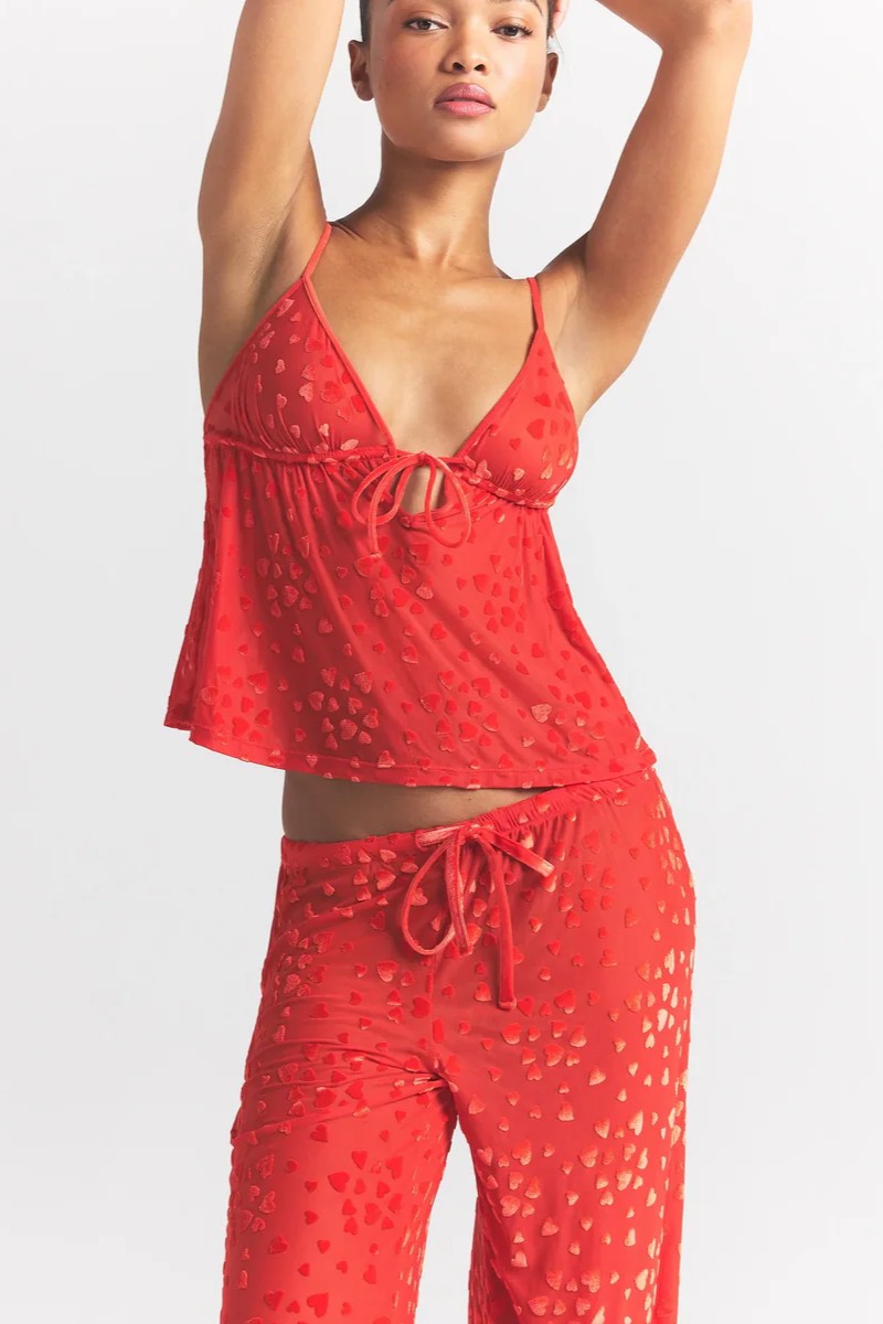 תמונת תקריב דוגמן של CAMI & PANT SET