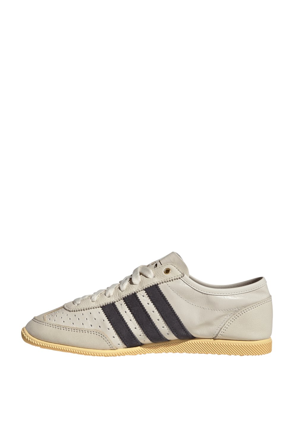 תמונה אחורית של נעלי סניקרס יפן