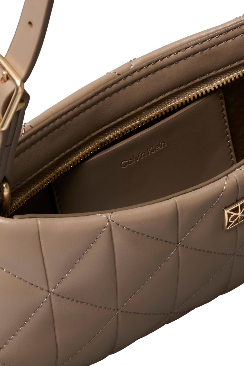 תמונת תקריב של תיק קווילט סמול