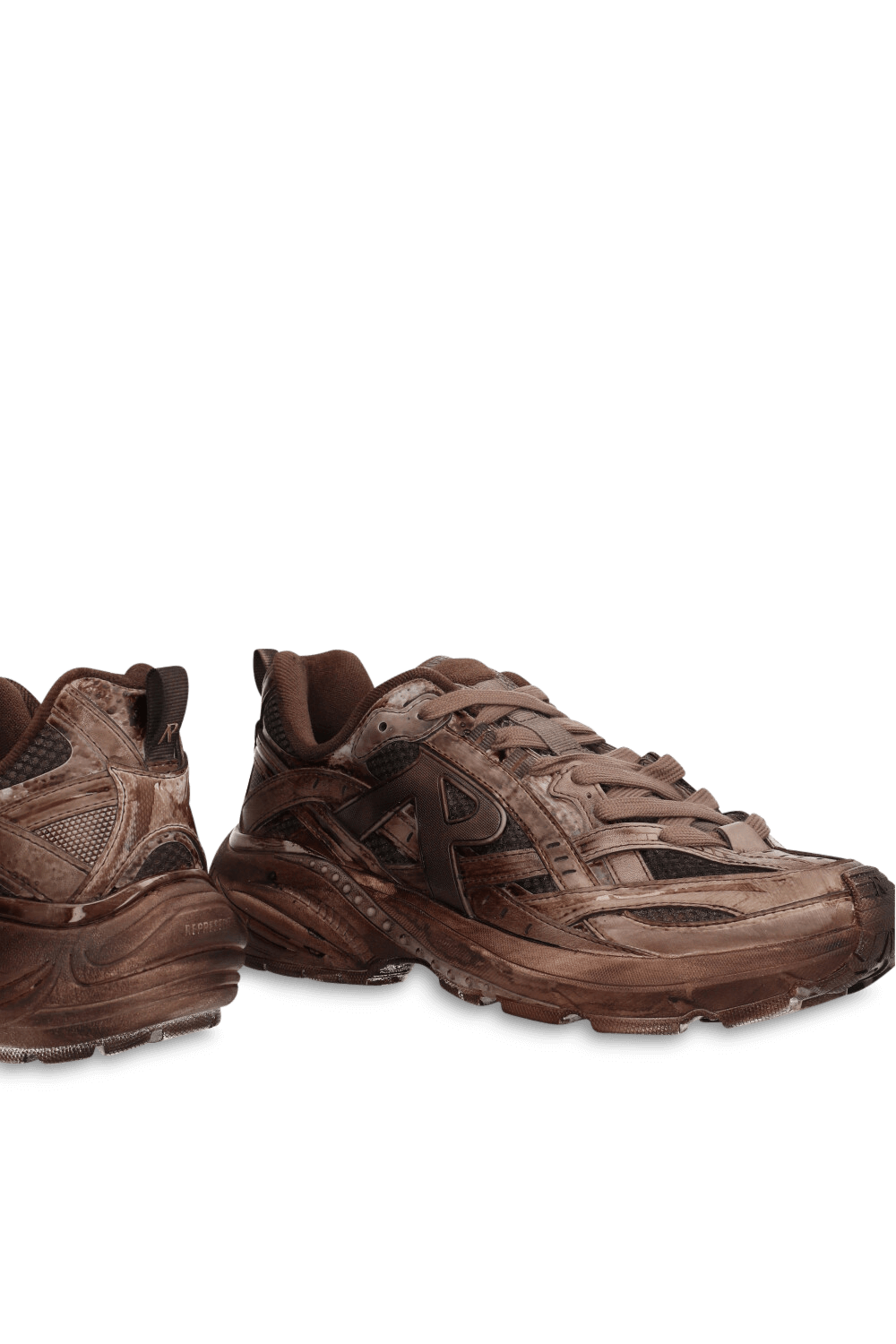 תמונת תקריב של נעלי סניקרס