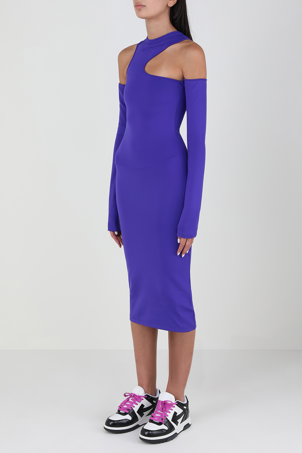 תמונת דוגמן קידמית של שמלת מידי א-סימטרית