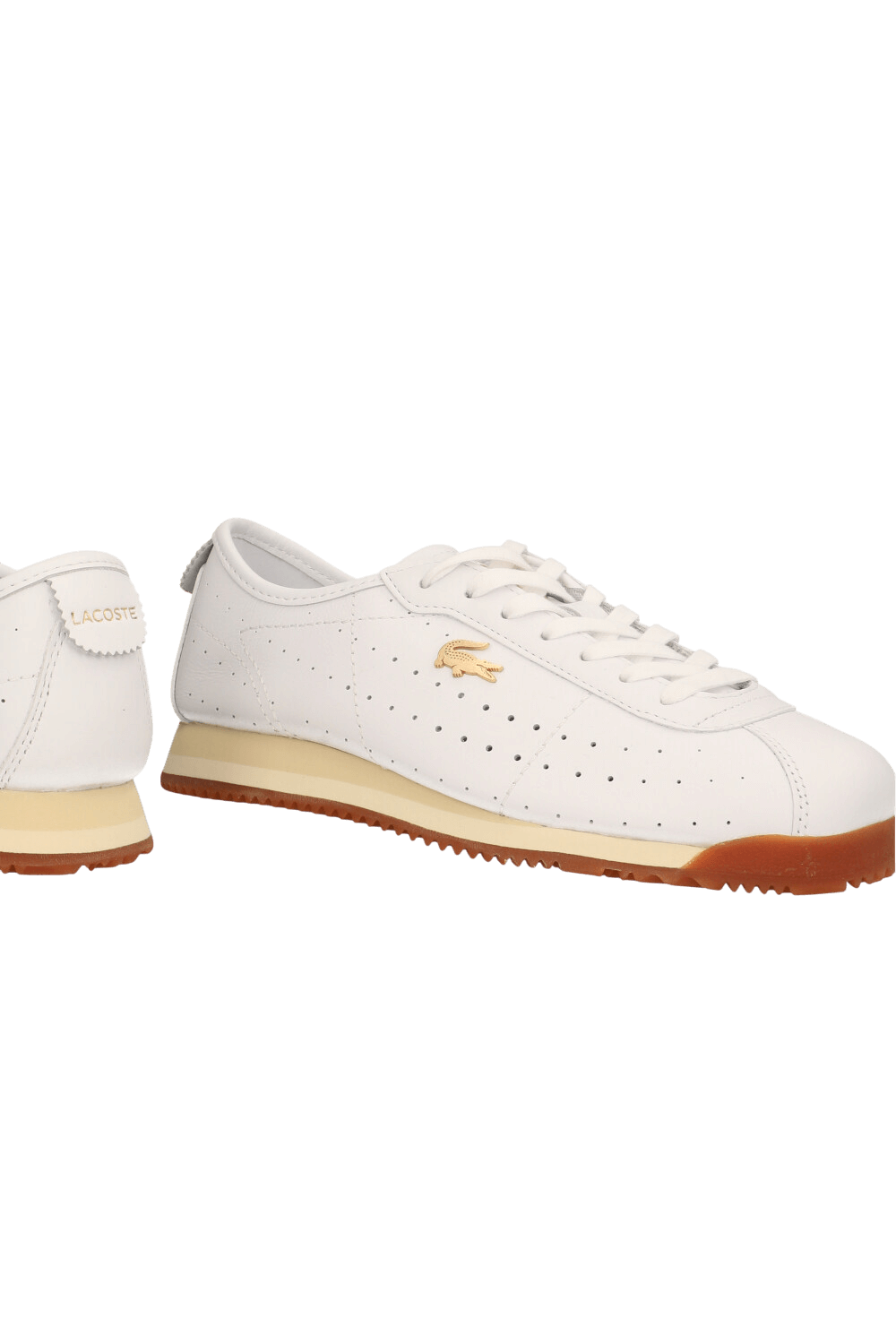 תמונת תקריב של נעלי סניקרס