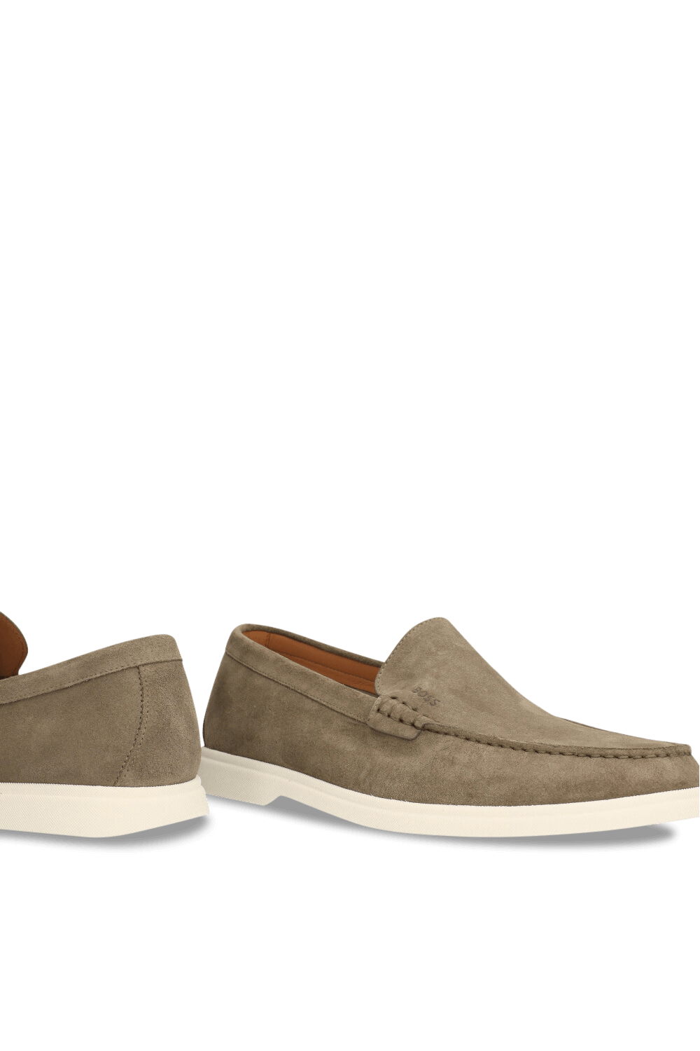 תמונת תקריב של נעלי מוקסינים