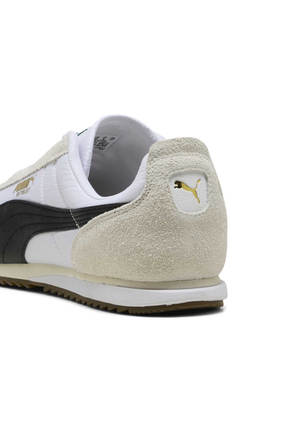 תמונת פנים של נעלי סניקרס