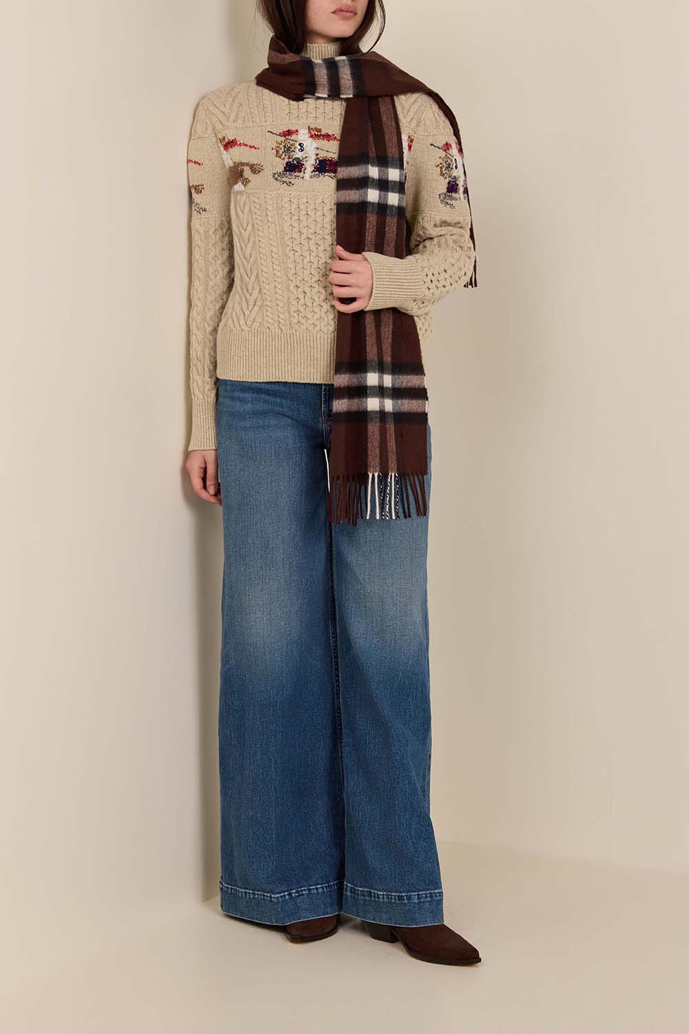 תמונת דוגמן קידמית של צעיף קשמיר