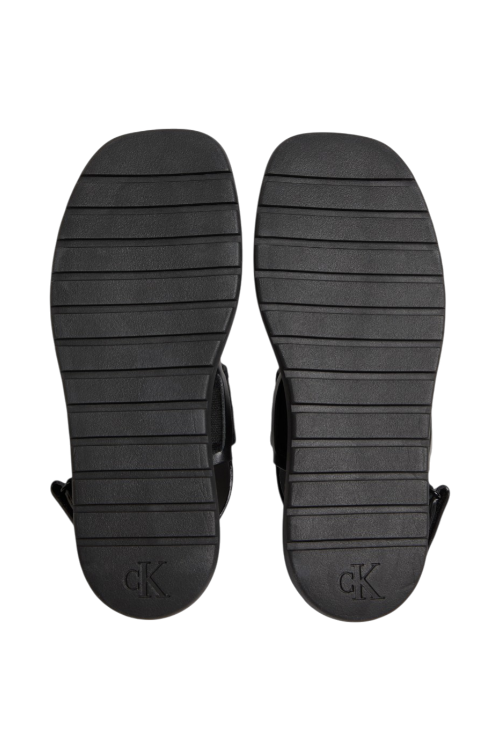 תמונת פנים של סנדלים