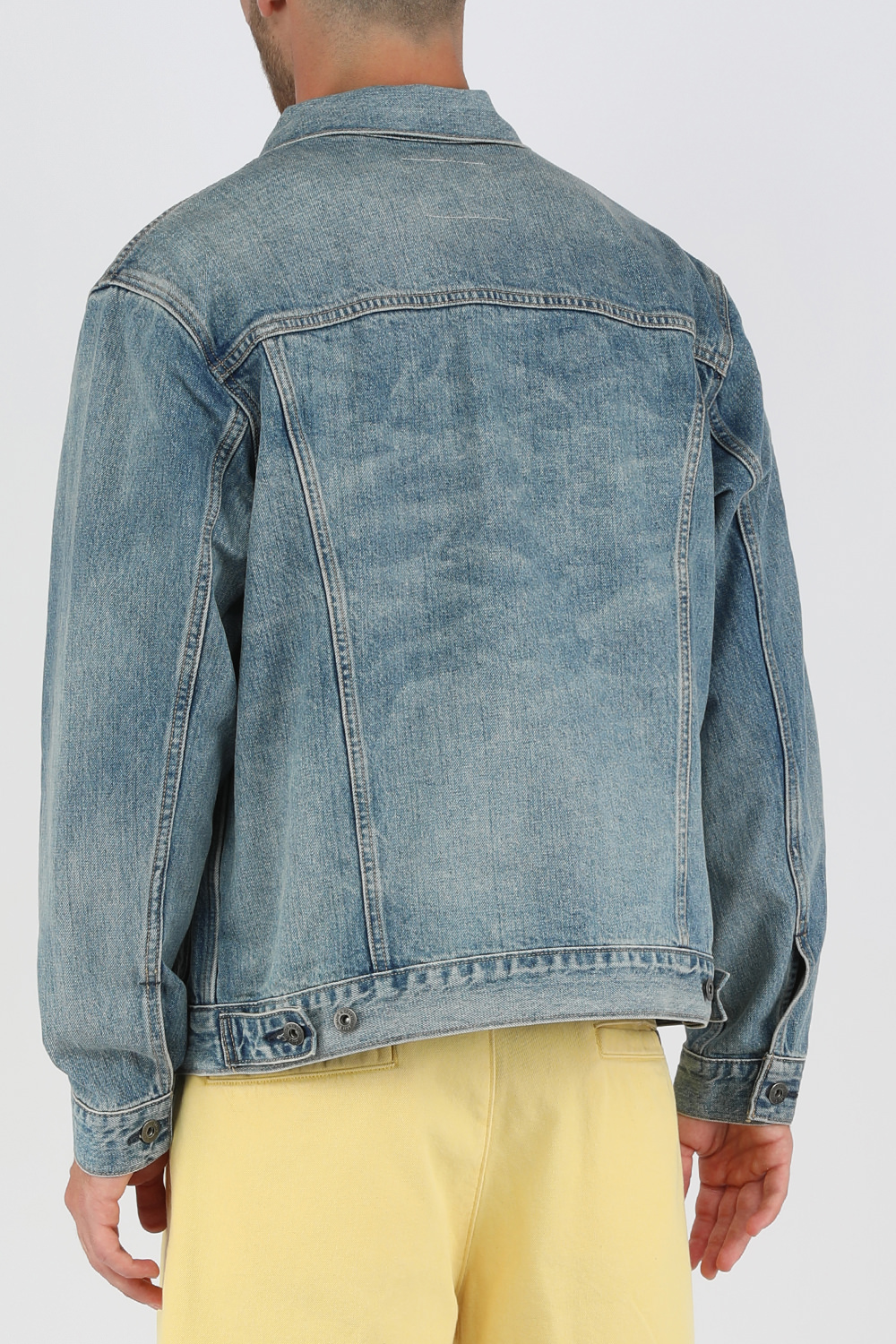 תמונת דוגמן אחורית של ז'קט ג'ינס כחול מכותנה אורגנית