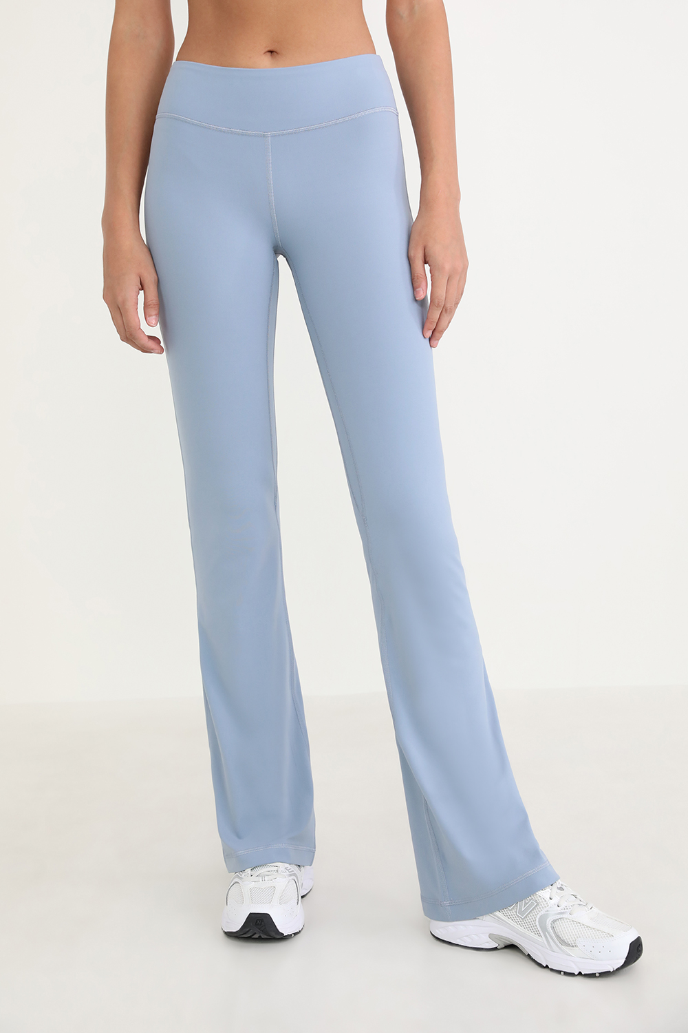 תמונת דוגמן קידמית של Align Lrt Flair Pant 32.5Inch
