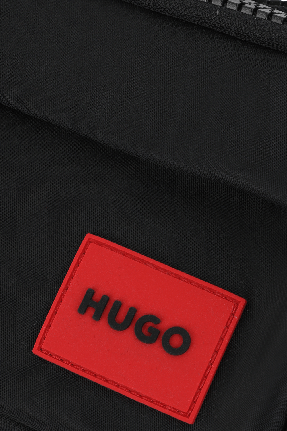 תמונת תקריב של תיק פאוץ' 