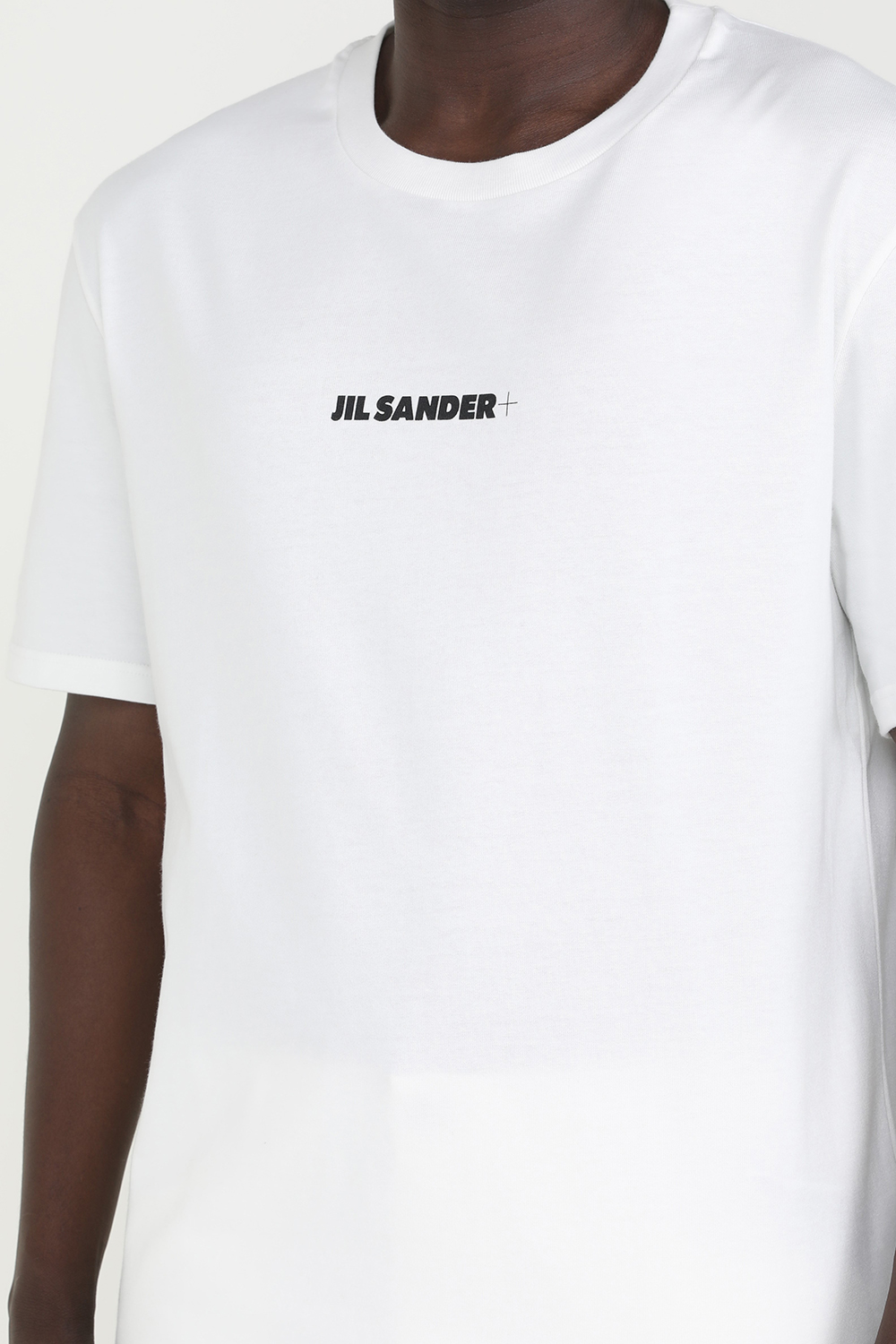 תמונת תקריב דוגמן של חולצת טי