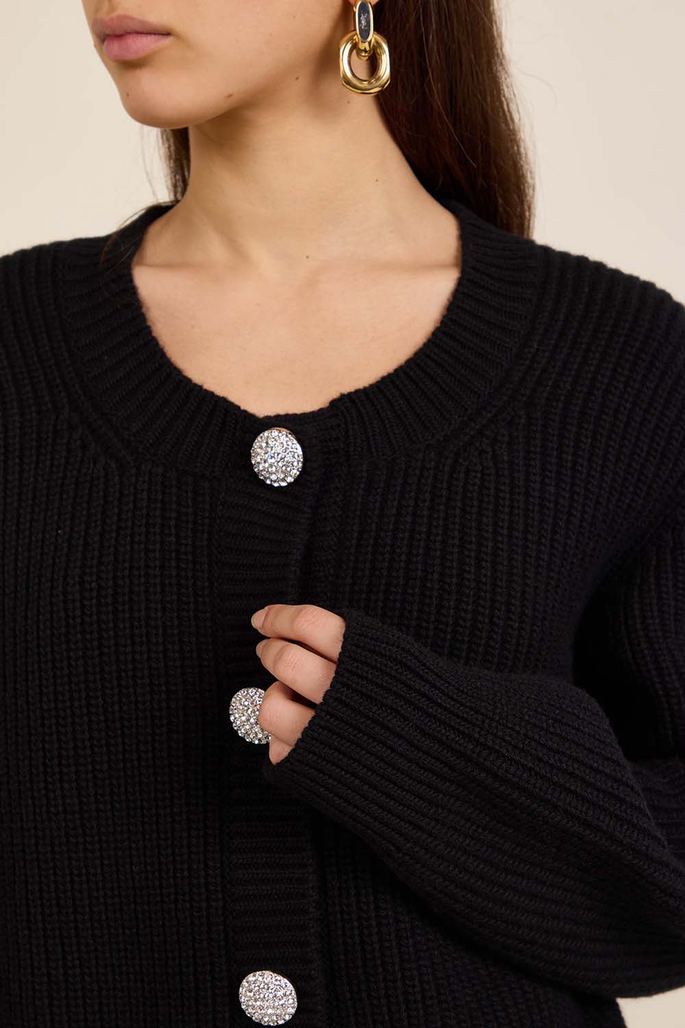 תמונת תקריב דוגמן של קרדיגן צמר