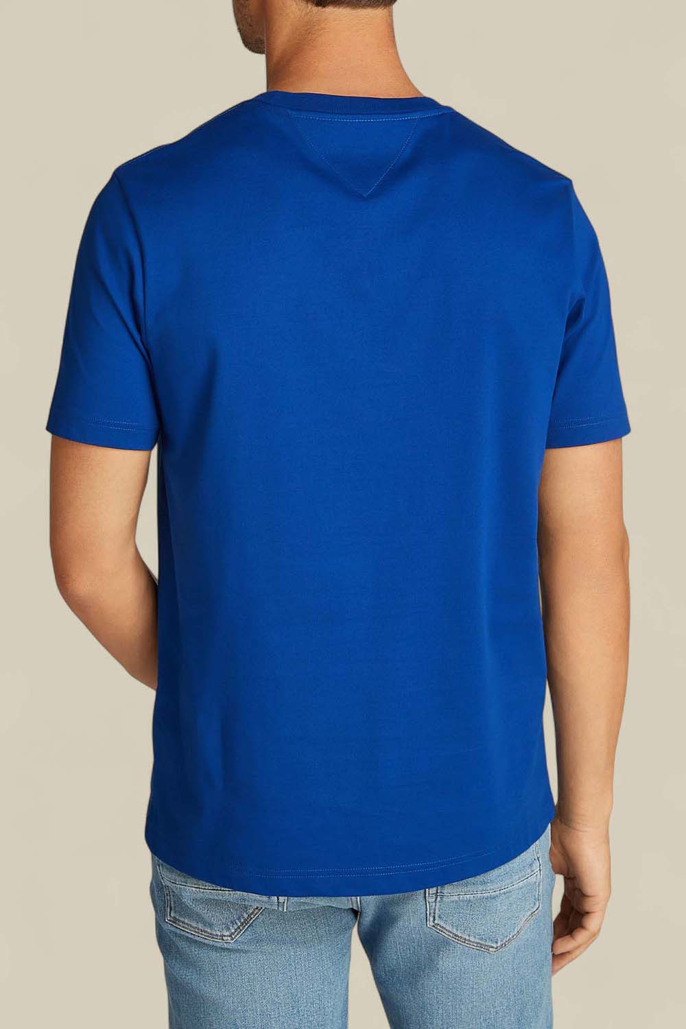 תמונת דוגמן אחורית של חולצת טי