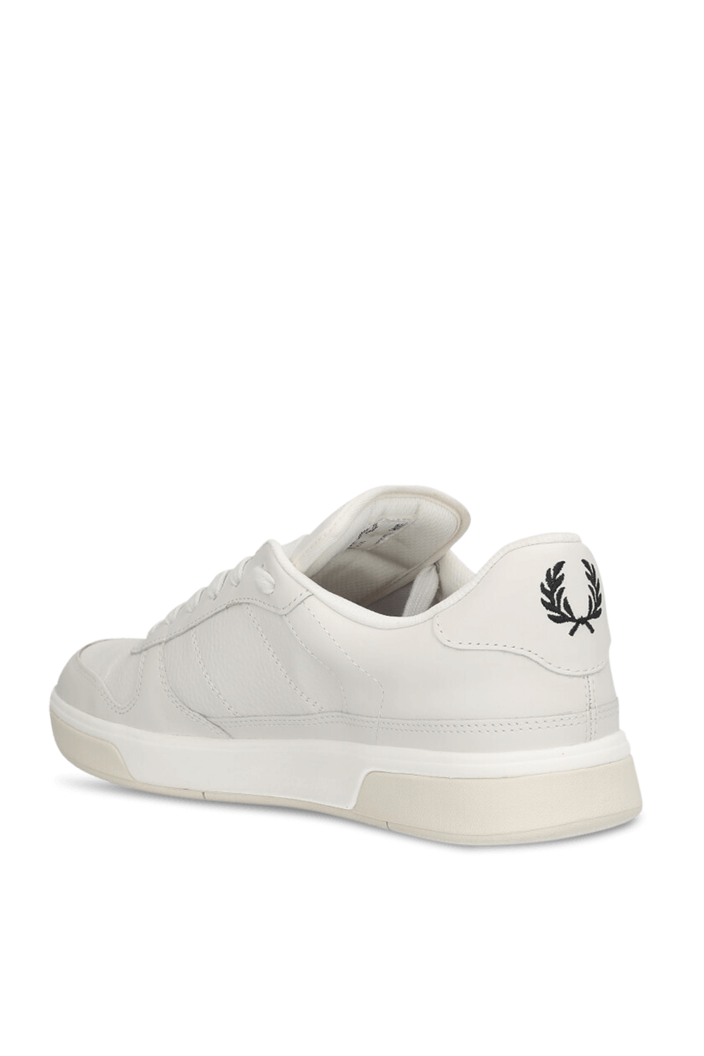 תמונה אחורית של נעלי סניקרס