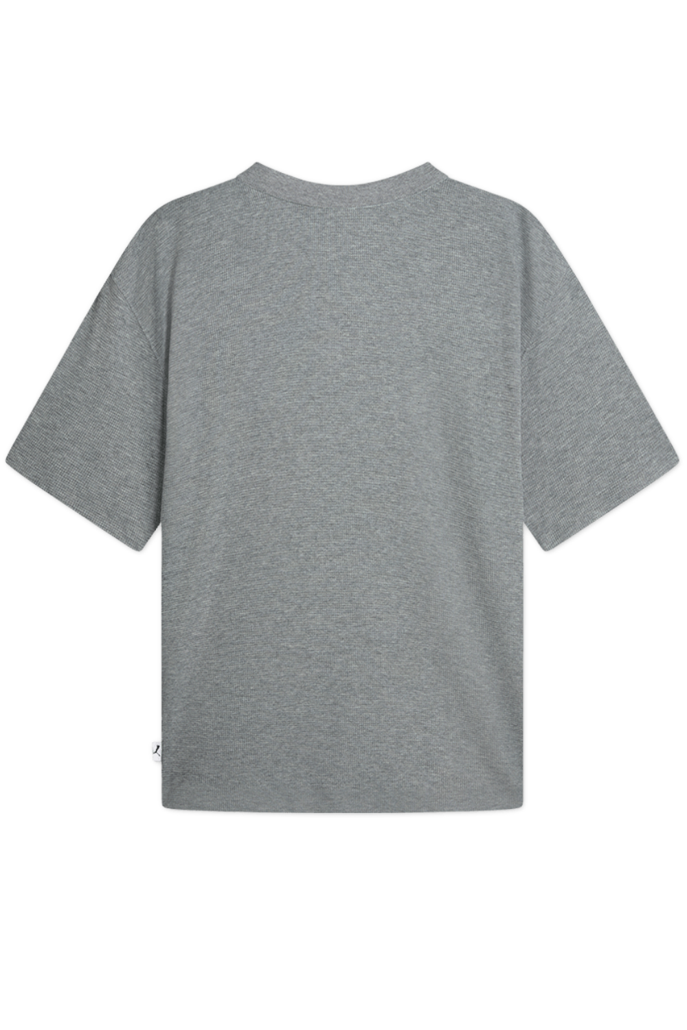 תמונה אחורית של חולצת טי