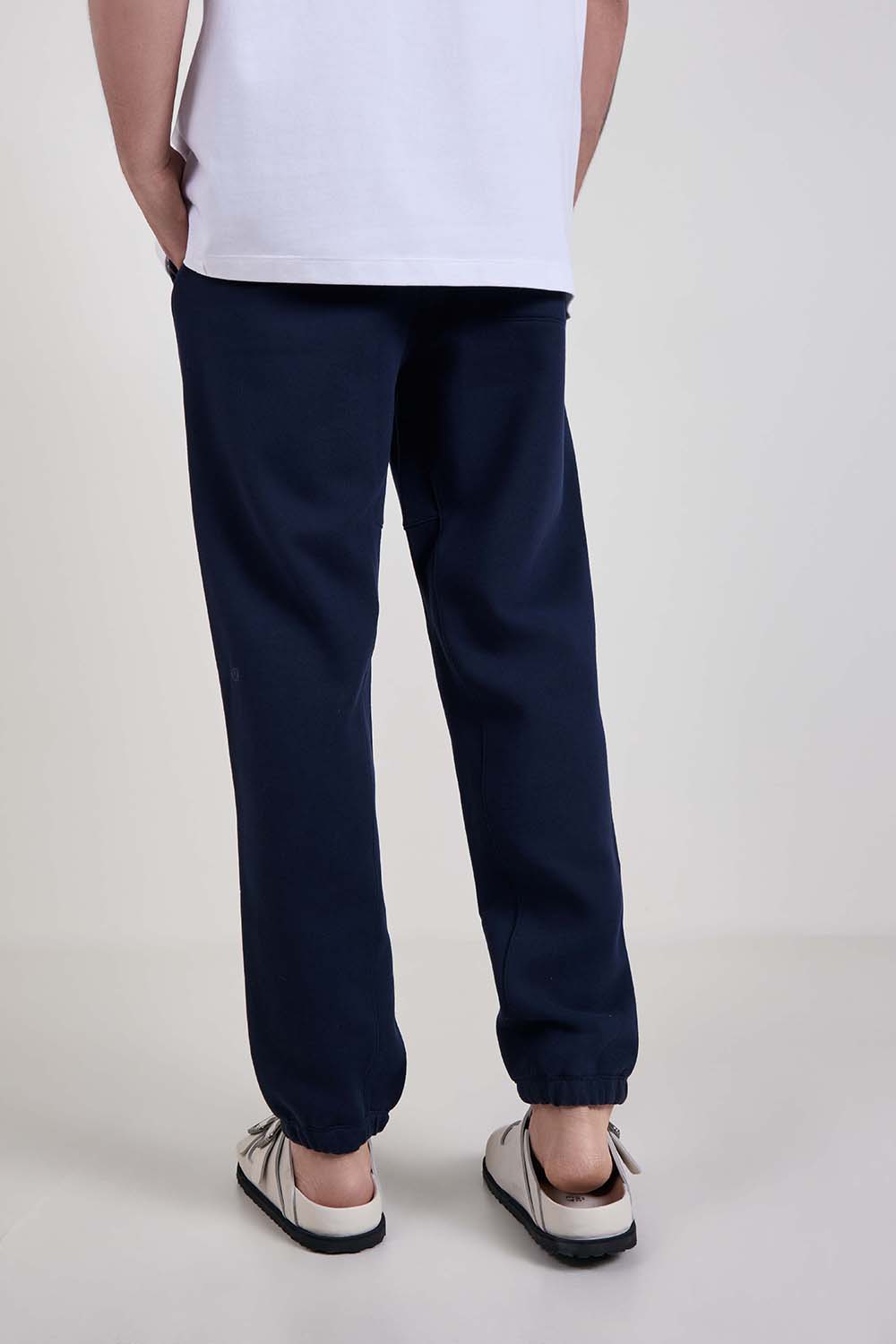 תמונת דוגמן אחורית של Steady State Classic-Fit Jogger Regular