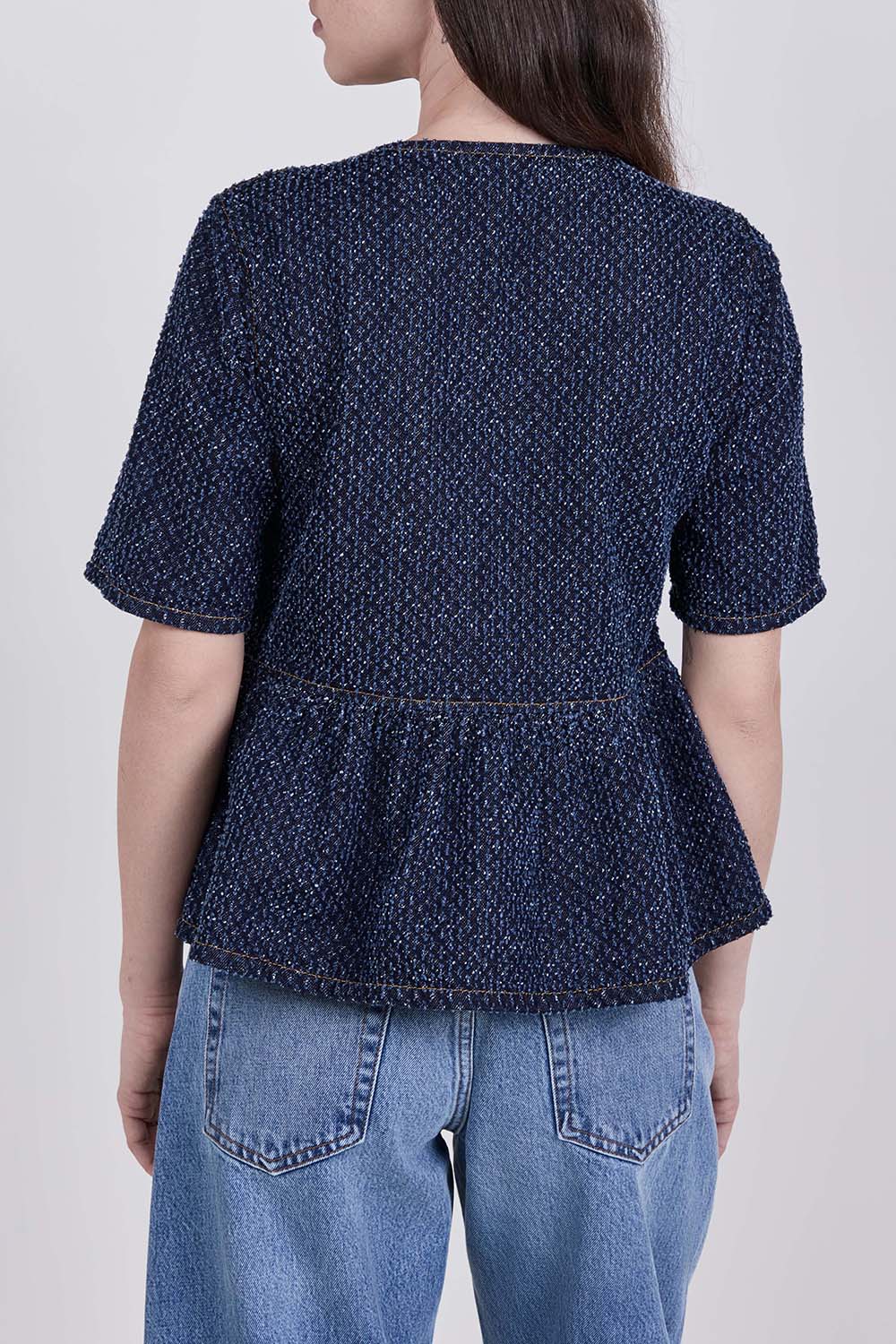 תמונת דוגמן אחורית של חולצת דנים קשירה