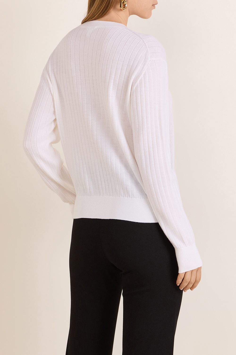 תמונת דוגמן אחורית של קרדיגן ריב מצמר