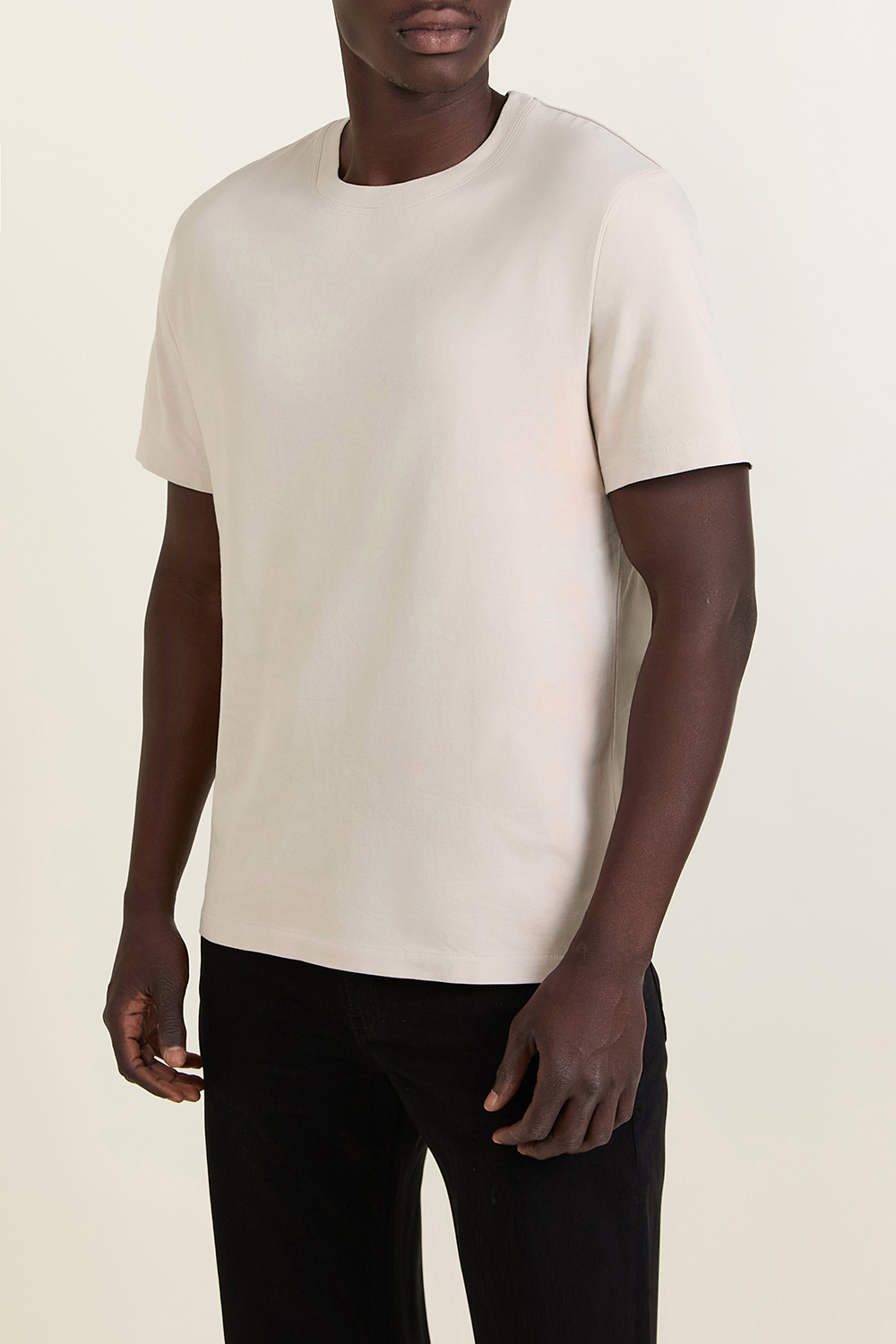 תמונת דוגמן קידמית של חולצת טי