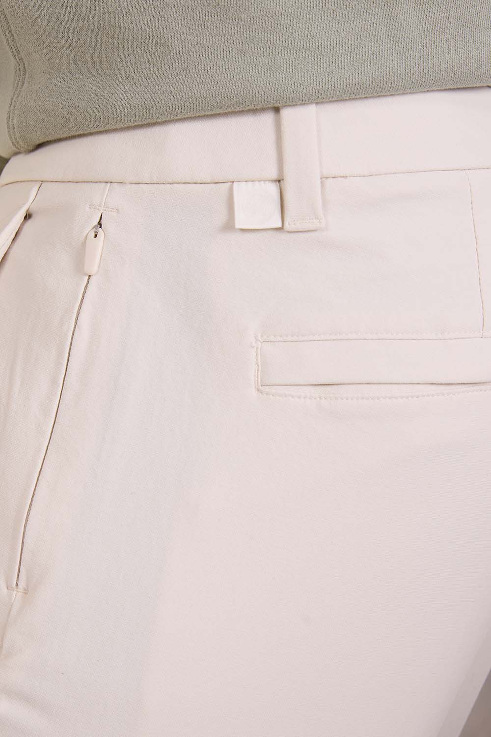 תמונת תקריב דוגמן של ABC Slim-Fit Trouser 34L Stretch Cotton VersaTwill