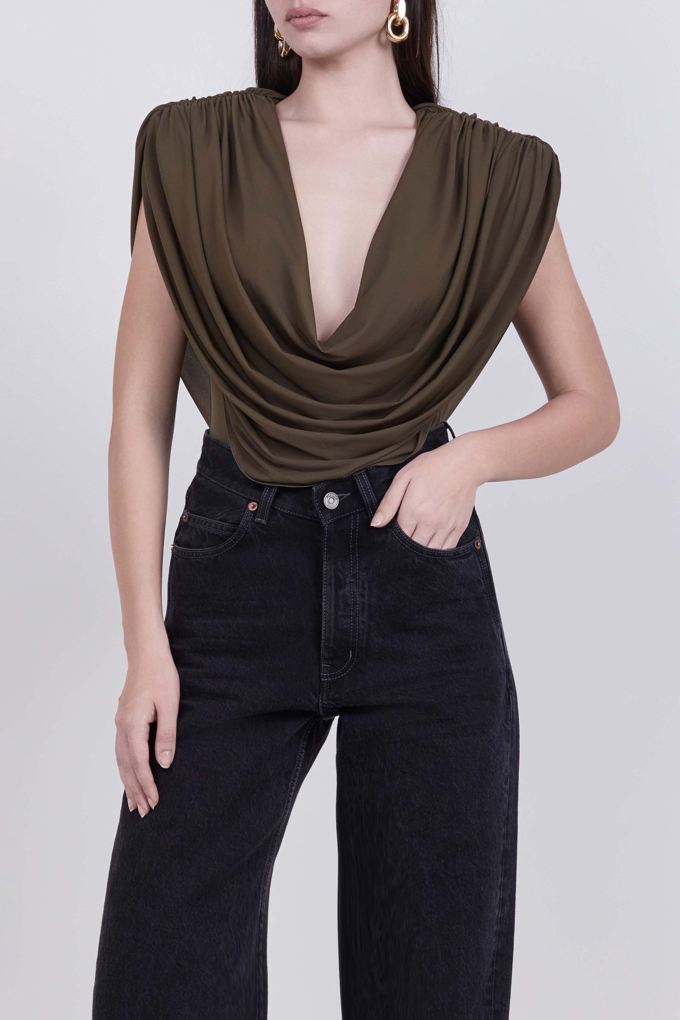 תמונת דוגמן קידמית של בגד גוף סינדי