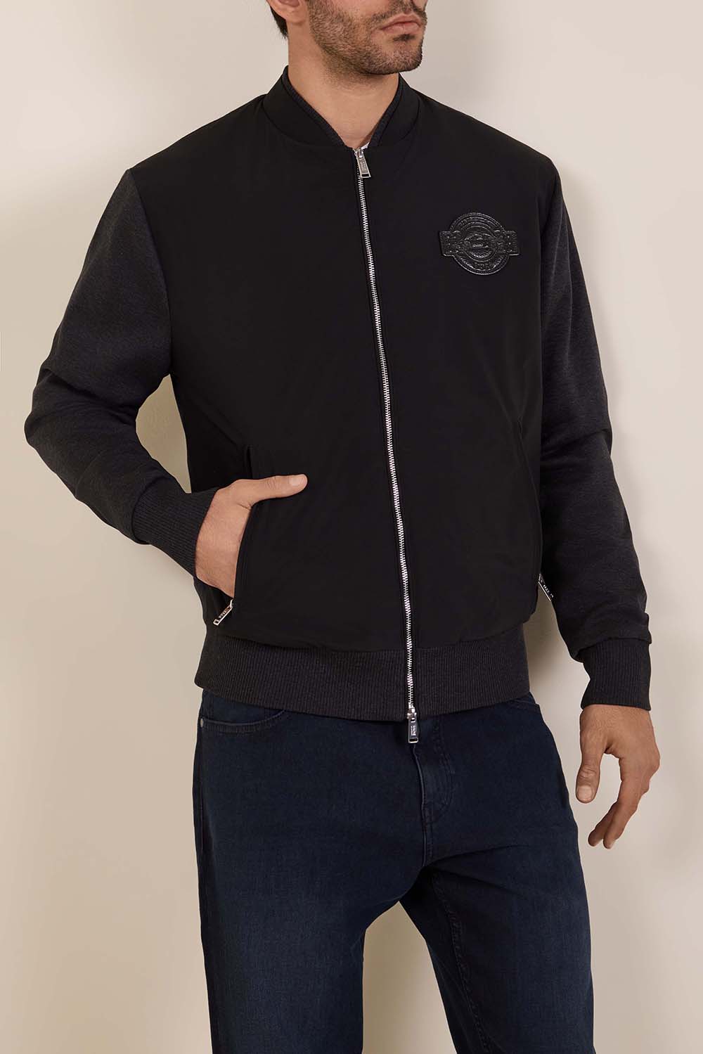 תמונת דוגמן קידמית של בוס ז'קט בומבר פיט X פורשה