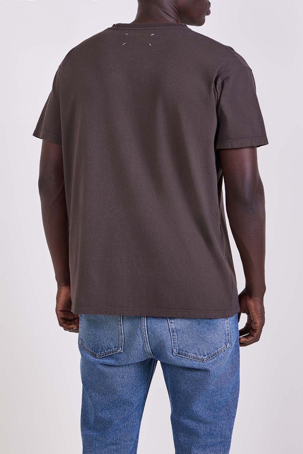 תמונת דוגמן אחורית של טי שירט