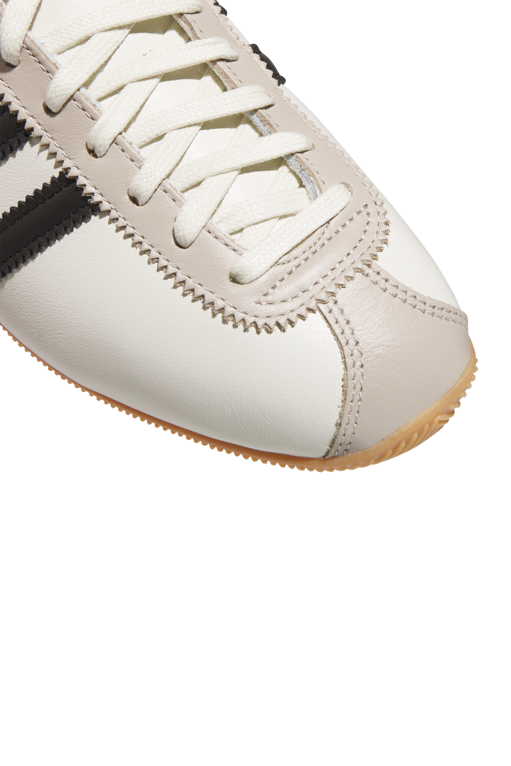 נעלי סניקרס יפן