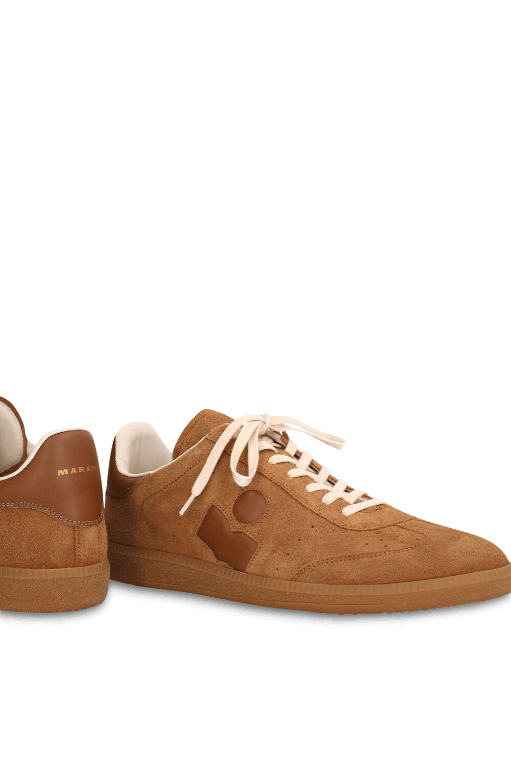 תמונת תקריב של נעלי סניקרס