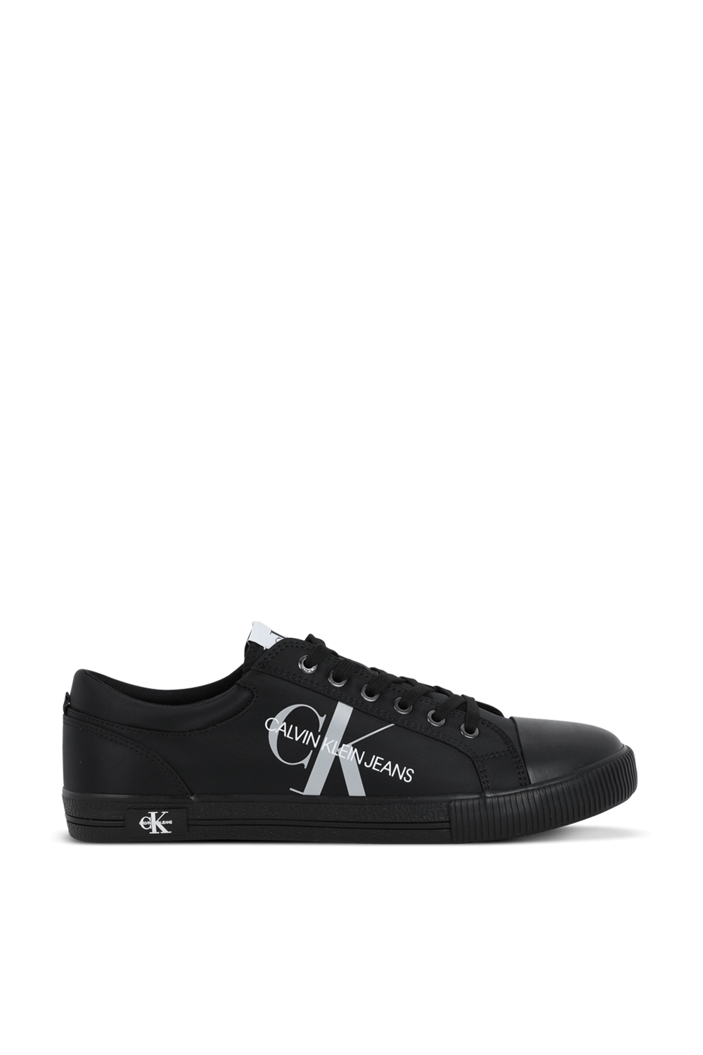 תמונה קידמית של Sneakers in Black