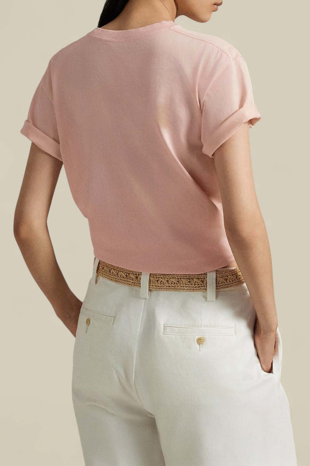 תמונת דוגמן אחורית של חולצת טי