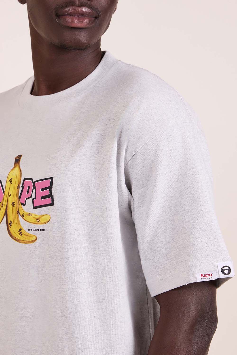 תמונת תקריב דוגמן של חולצת טי