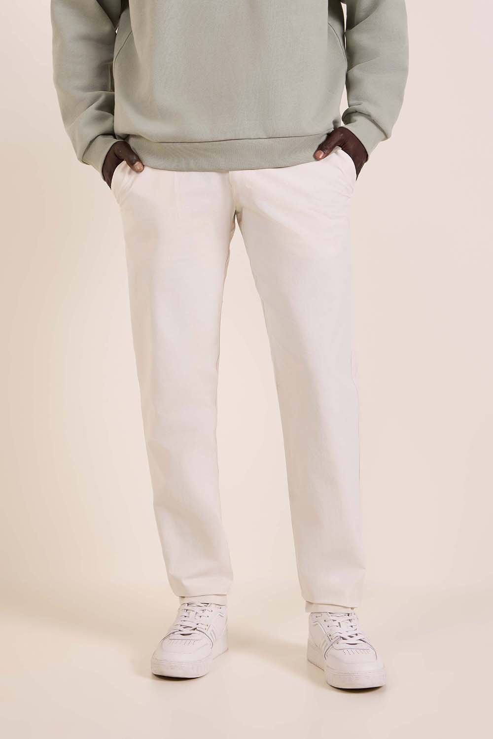 תמונת דוגמן קידמית של ABC Slim-Fit Trouser 34L Stretch Cotton VersaTwill