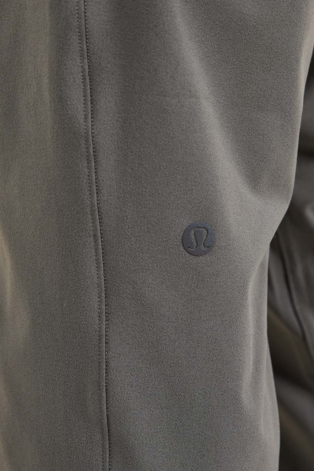 תמונת תקריב דוגמן של Zeroed In Slim-Fit Pant Regular