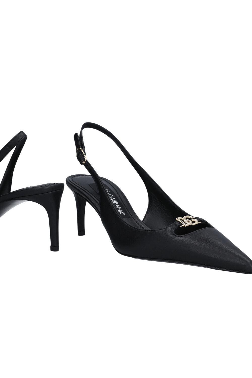 תמונת תקריב של נעלי עקב סלינגבק