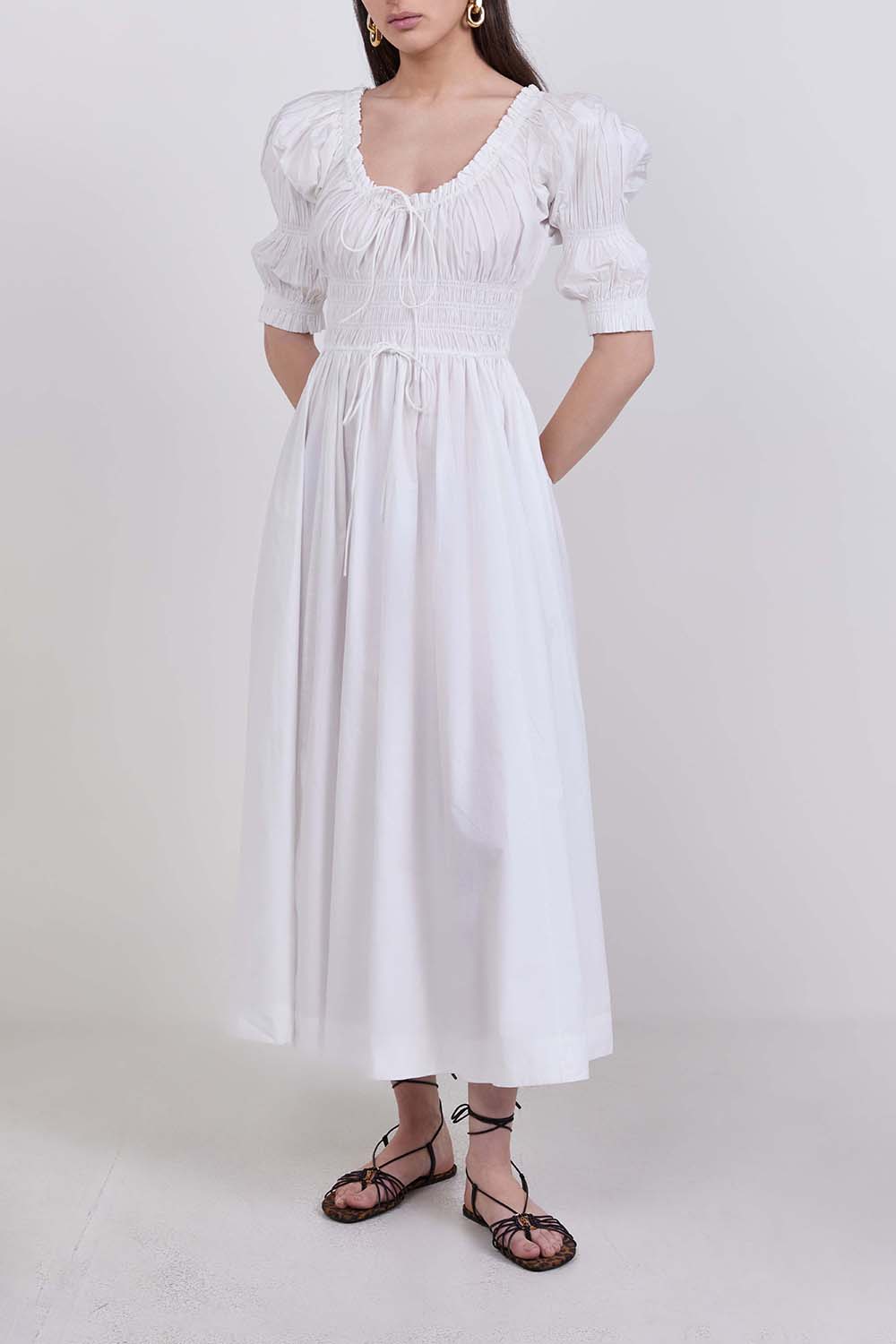 תמונת דוגמן קידמית של שמלת מידי