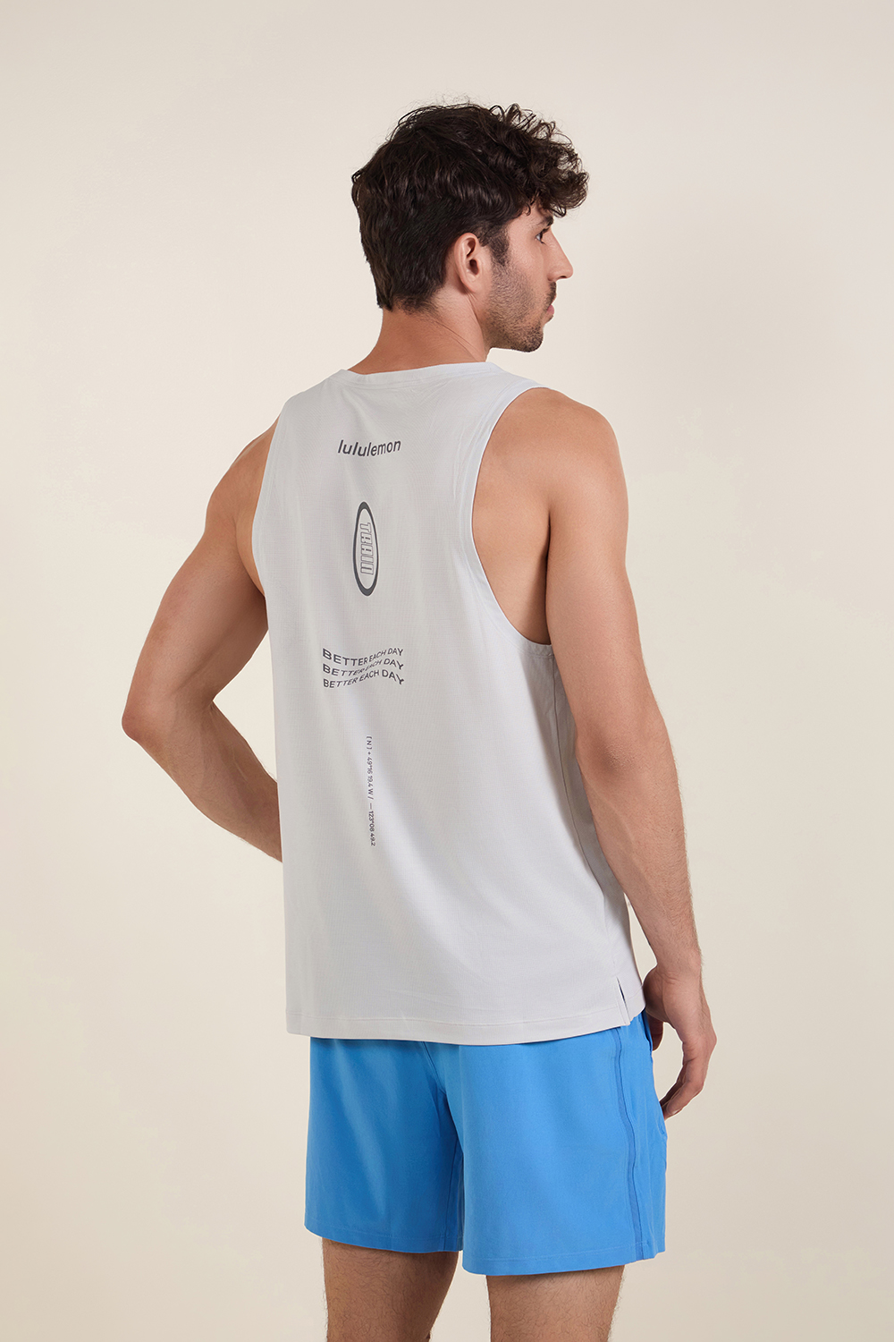 תמונת דוגמן אחורית של Lightweight Knit Workout Tank Top