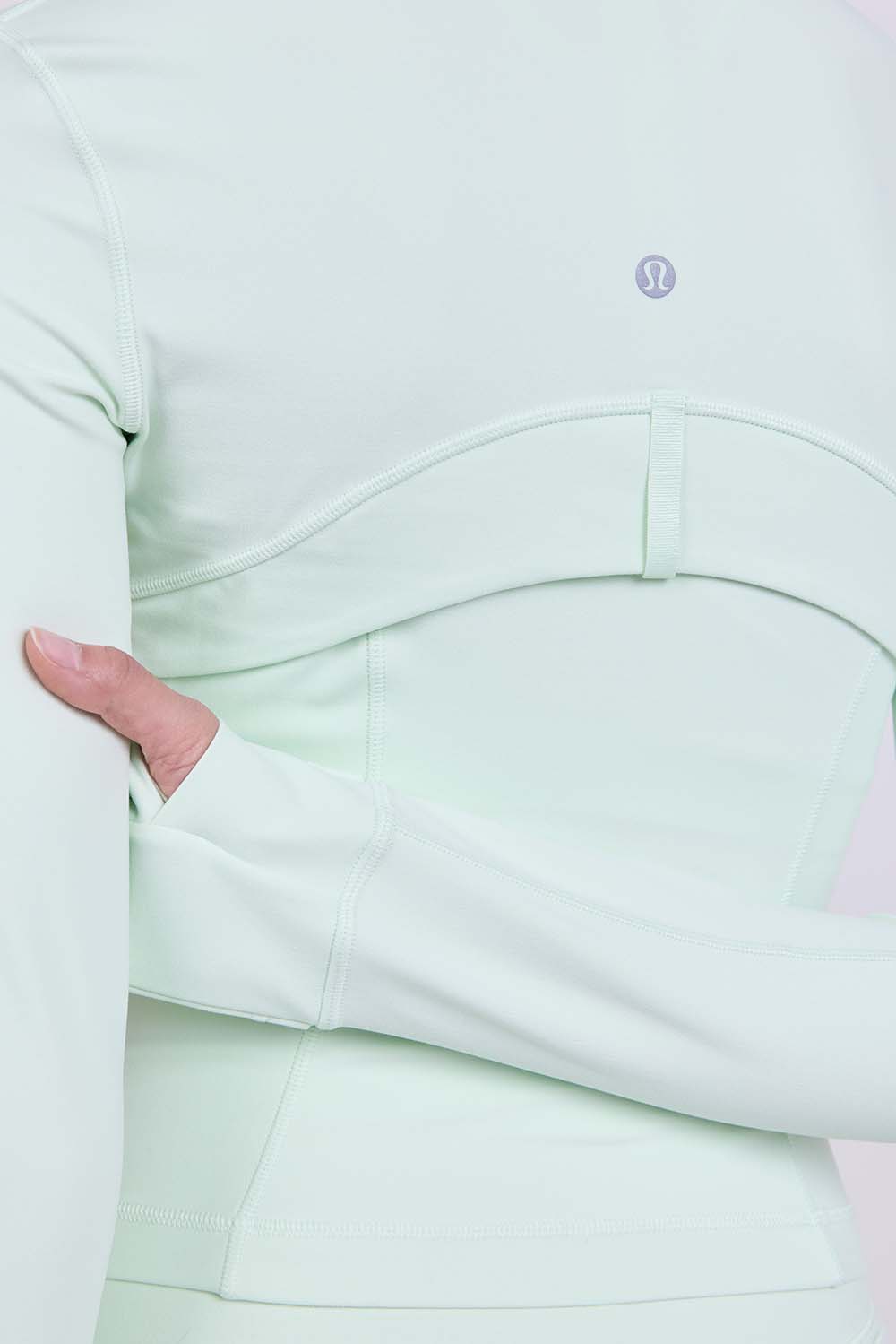 תמונת תקריב דוגמן של Define Cropped Jacket Nulu