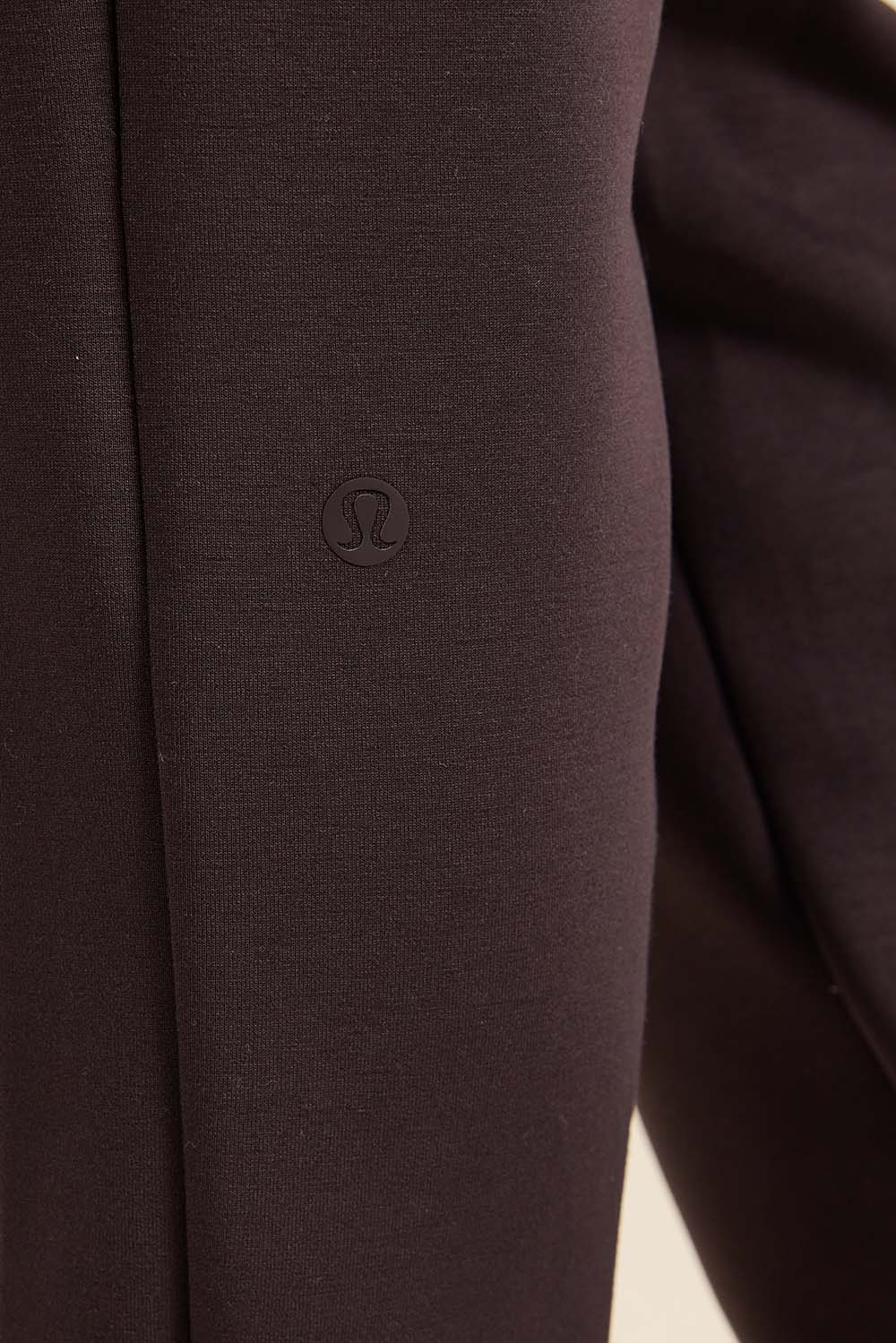 תמונת תקריב דוגמן של Smooth Spacer Jogger Regular