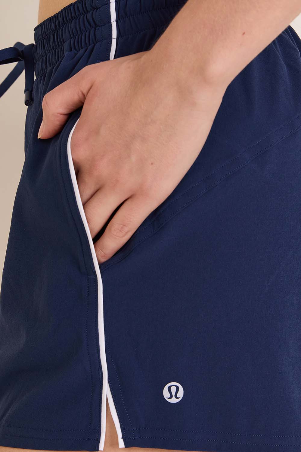 תמונת תקריב דוגמן של Court Rival High-Rise Short 3''