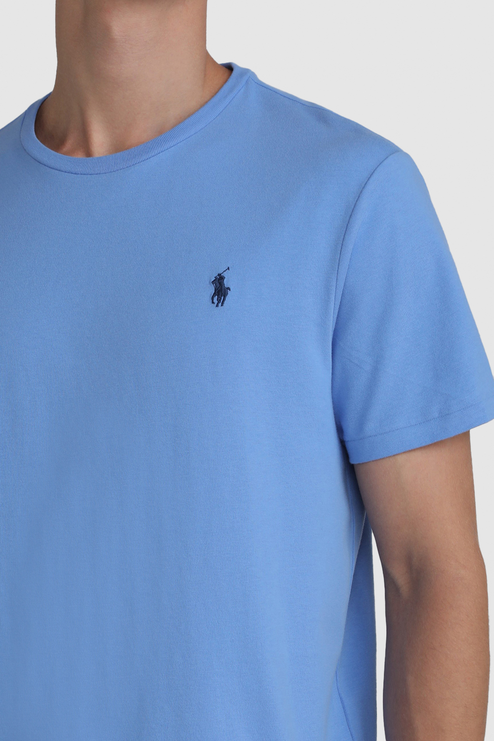 תמונת תקריב דוגמן של חולצת טי