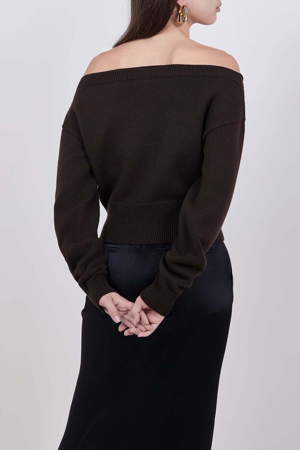 תמונת דוגמן אחורית של קרדיגן אוף שולדר קשמיר