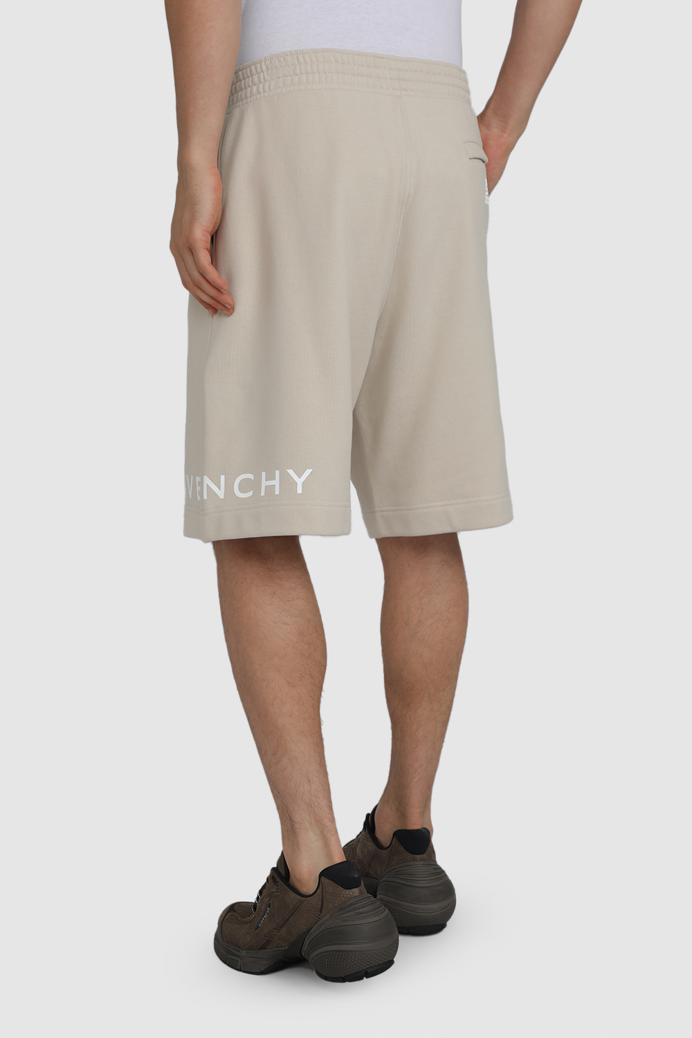 תמונת דוגמן אחורית של מכנסי ג`וג קצרים