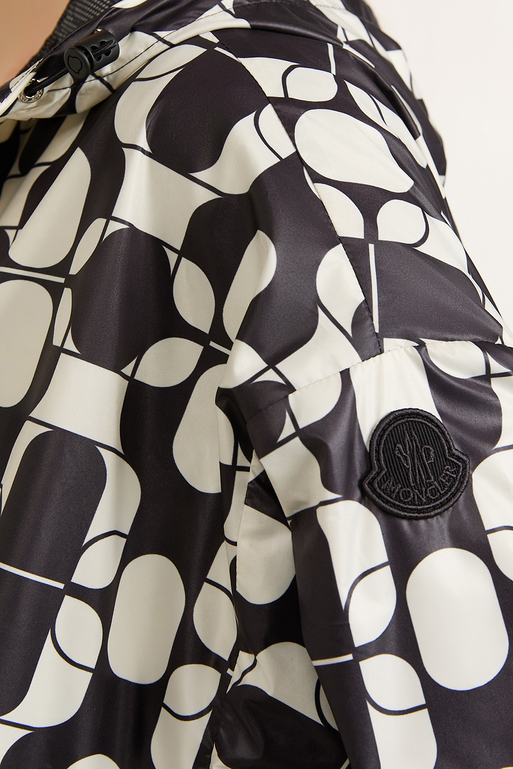 תמונת תקריב דוגמן של ז'קט קל