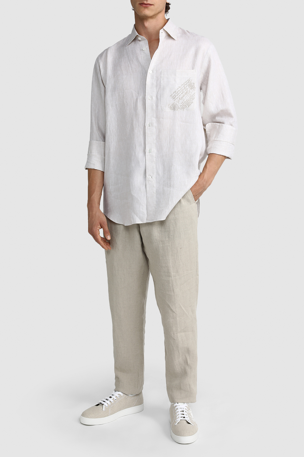 תמונת דוגמן קידמית של נעלי פשתן עם הדפס ברכיסה נמוכה