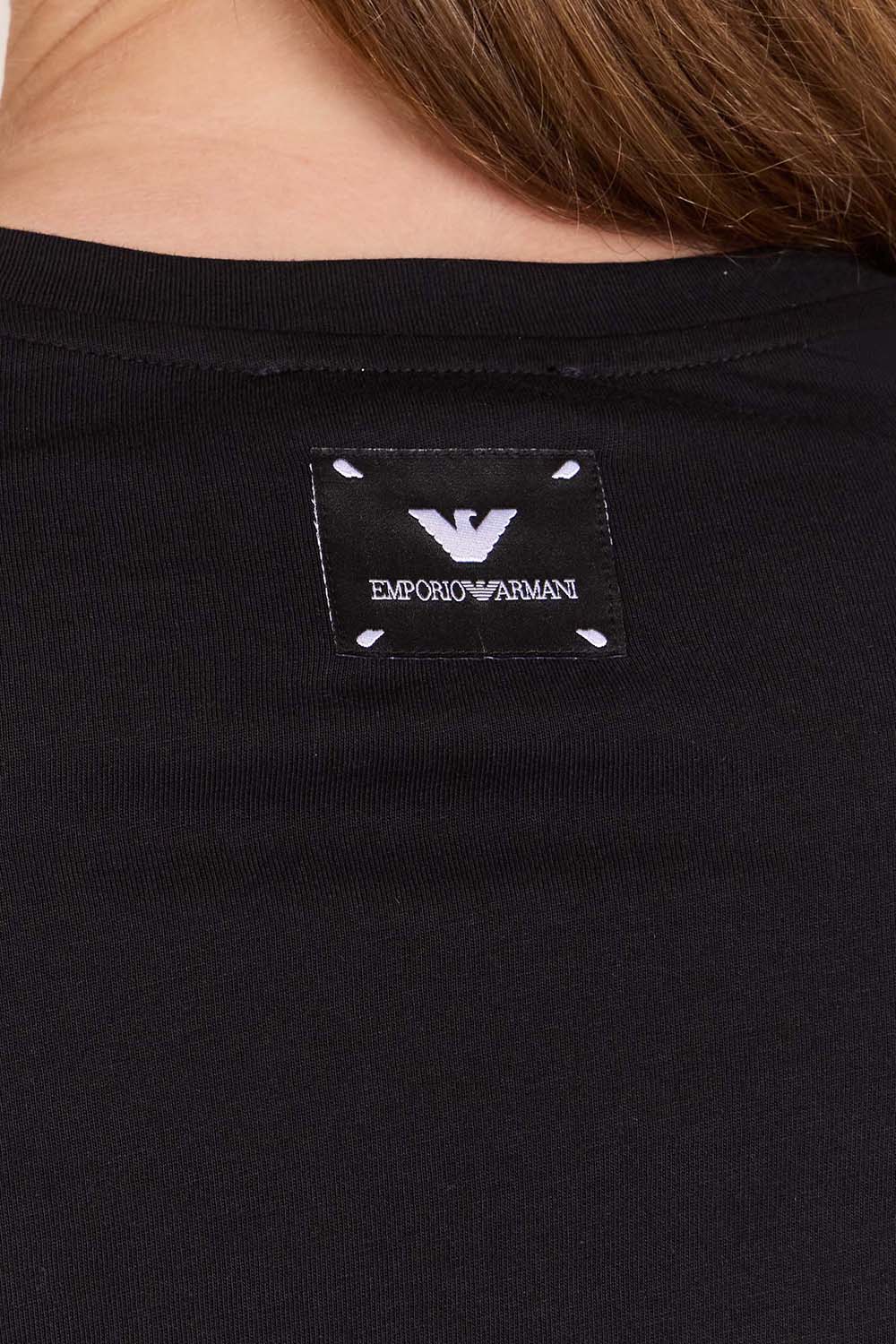 תמונת תקריב דוגמן של חולצת טי