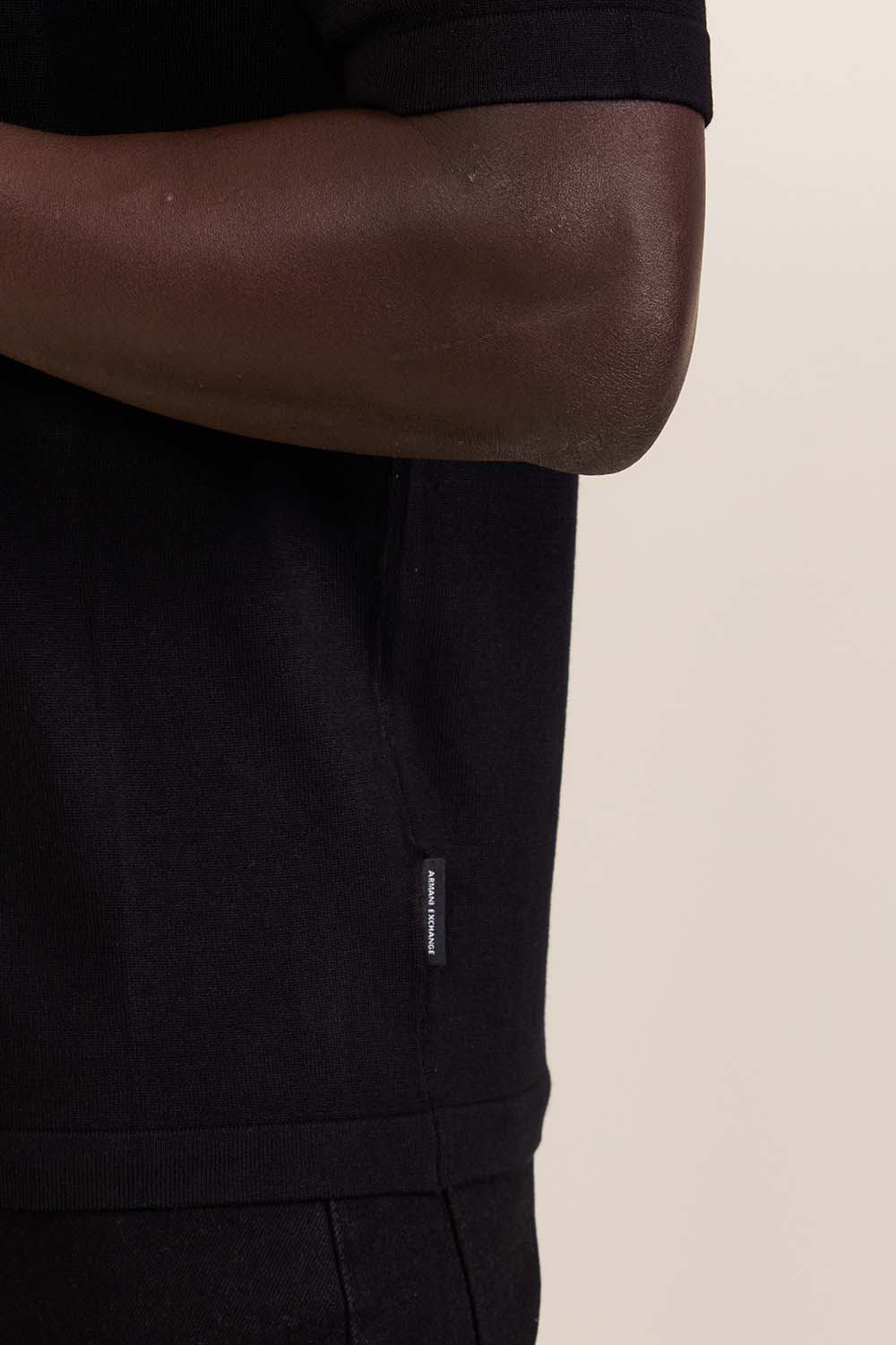 תמונת תקריב דוגמן של חולצת טי