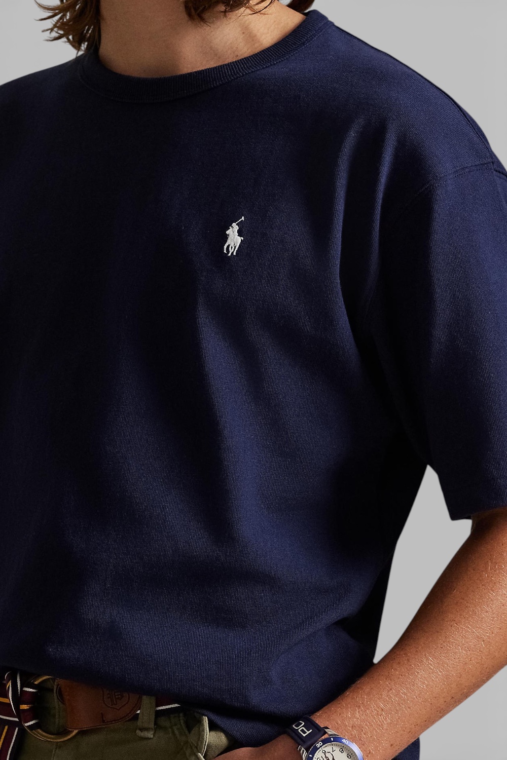 תמונת תקריב דוגמן של חולצת טי