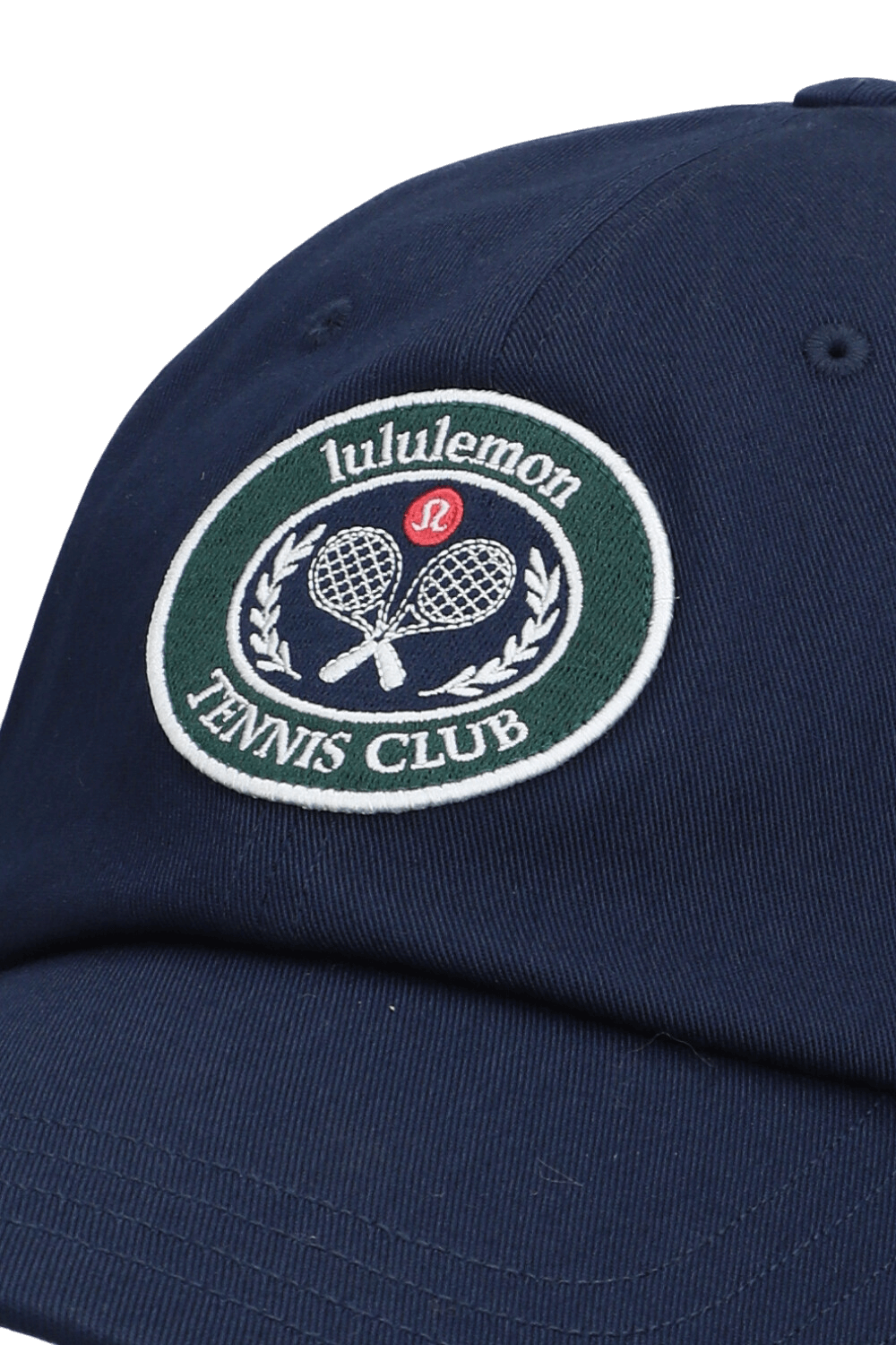תמונת תקריב של Classic Ball Cap Tennis Crest
